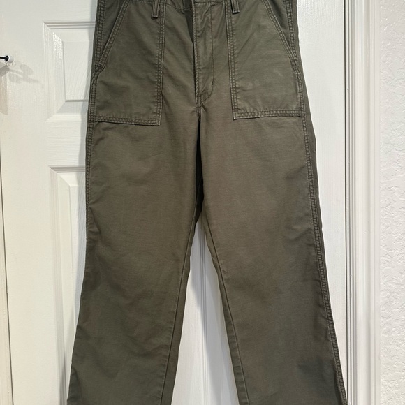 Women’s Levi’s rib cage, straight, utility pants. - Picture 7 of 7